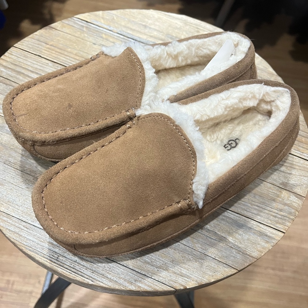 UGG Cozy Tan Kids Slippers